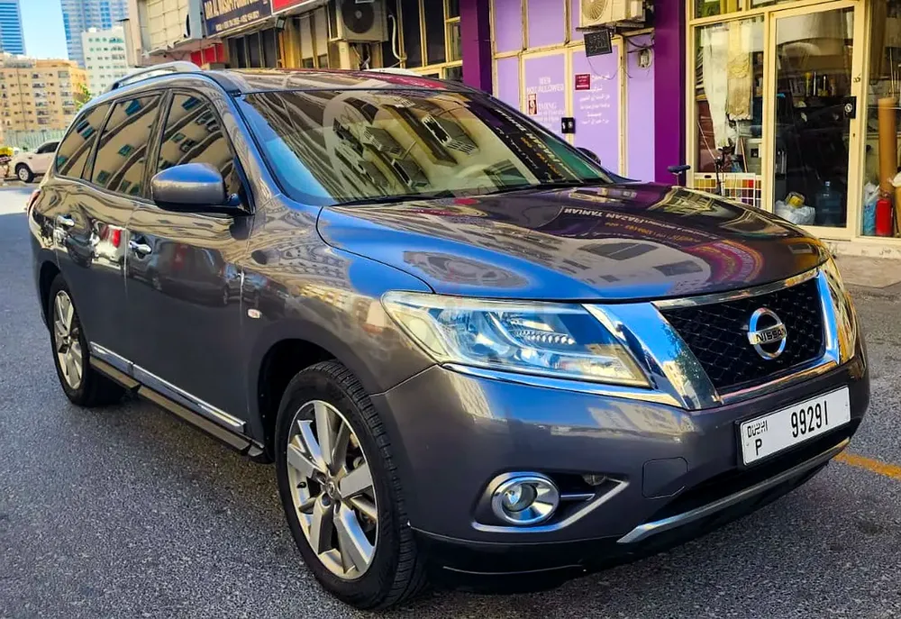 Nissan Pathfinder SV 2015 GCC Specs Family Used Well Maintained - Image 4