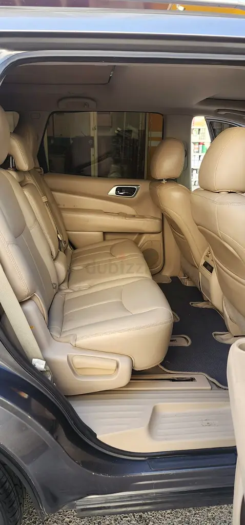 Nissan Pathfinder SV 2015 GCC Specs Family Used Well Maintained - Image 7
