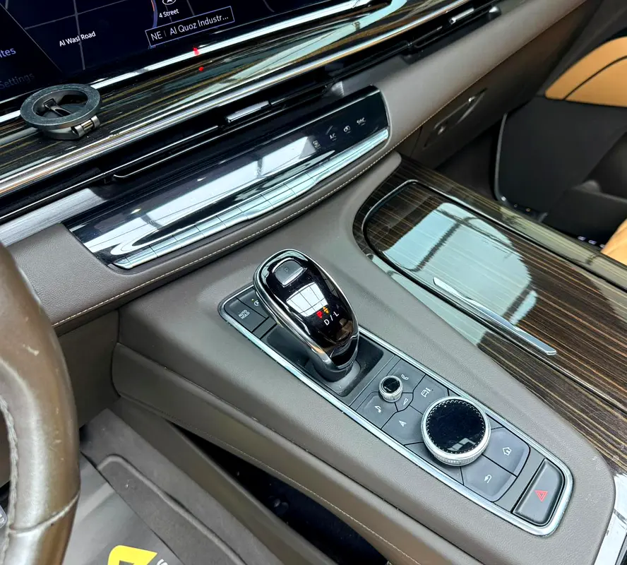 2022 Cadillac Escalade 600 Sport Platinum, 2027 Cadillac Warranty and Service Pack, GCC - Image 10