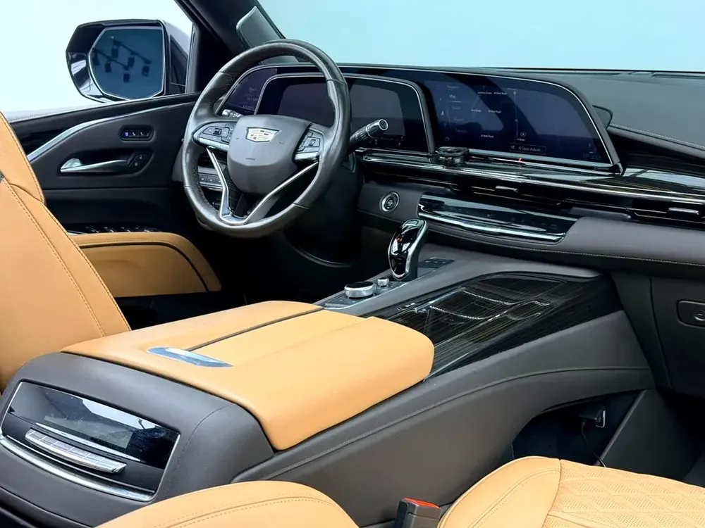 2022 Cadillac Escalade 600 Sport Platinum, 2027 Cadillac Warranty and Service Pack, GCC - Image 14