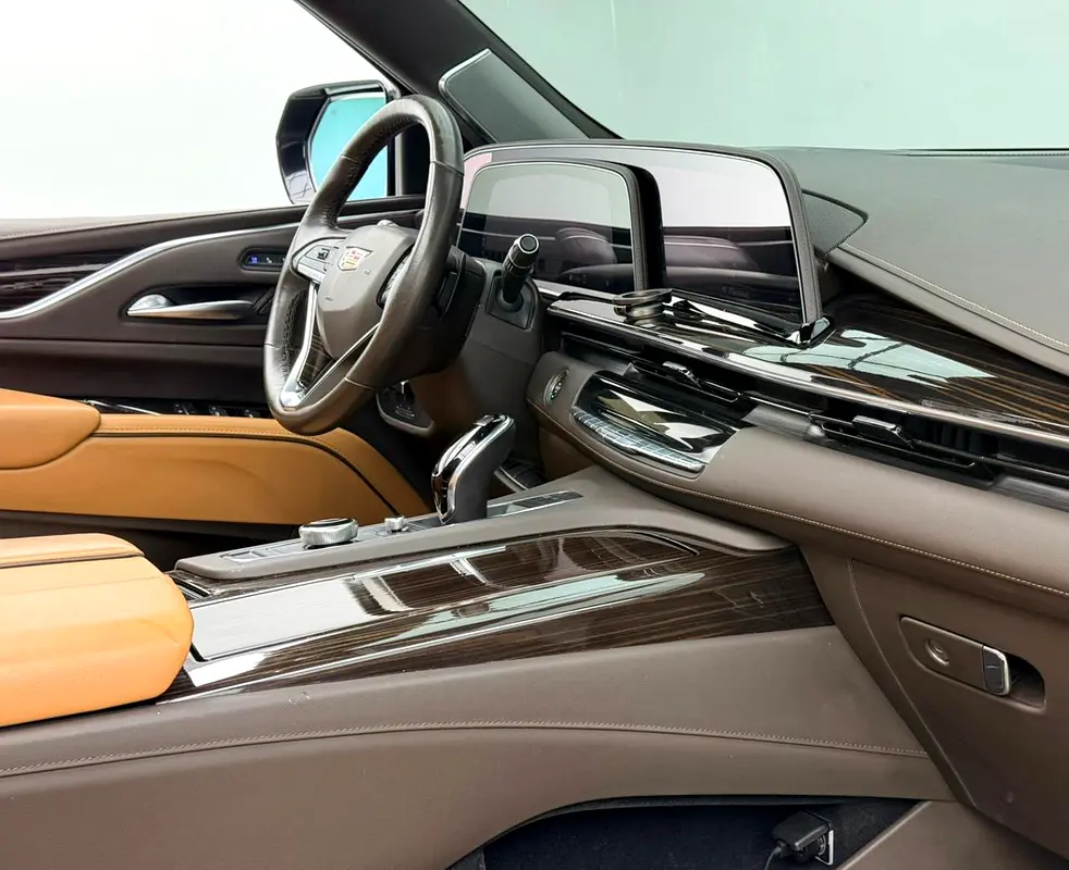 2022 Cadillac Escalade 600 Sport Platinum, 2027 Cadillac Warranty and Service Pack, GCC - Image 15