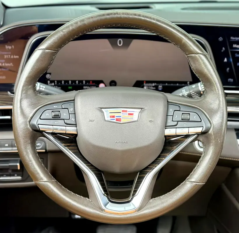 2022 Cadillac Escalade 600 Sport Platinum, 2027 Cadillac Warranty and Service Pack, GCC - Image 9
