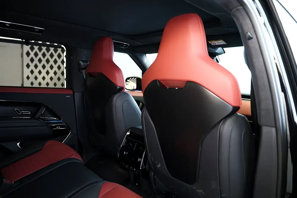 SPORT SV EDITION ONE | CARBON INTERIOR AND EXTERIOR | WARRANTY  AND SERVICE OCT 2029 - Image 12