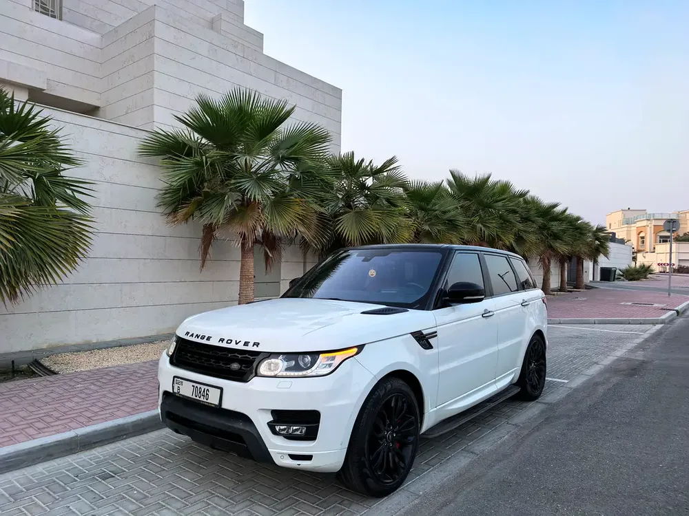 LAND ROVER SPORT HST 2016 AMAZING CONDITION GCC - Image 10