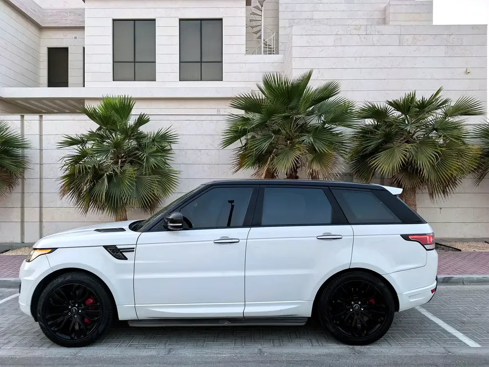 LAND ROVER SPORT HST 2016 AMAZING CONDITION GCC - Image 15