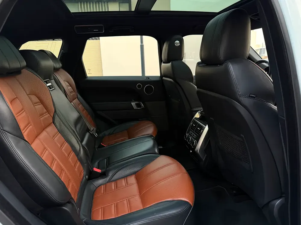 LAND ROVER SPORT HST 2016 AMAZING CONDITION GCC - Image 6