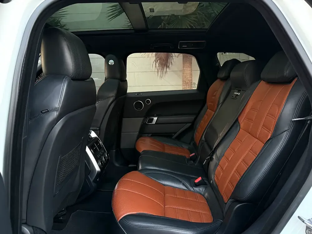 LAND ROVER SPORT HST 2016 AMAZING CONDITION GCC - Image 7