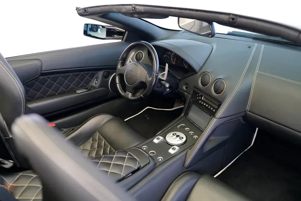 2009 | MURCIELAGO LP640 ROADSTER | WHITE/BLACK | DIAMOND STITCHED INTERIOR - Image 12