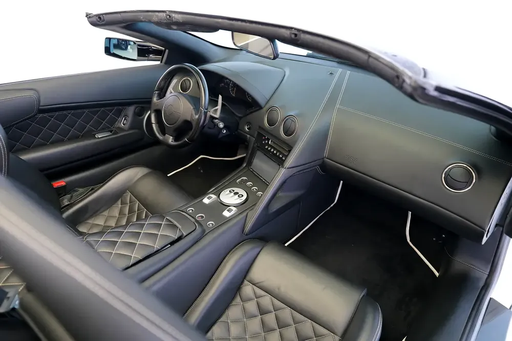 2009 | MURCIELAGO LP640 ROADSTER | WHITE/BLACK | DIAMOND STITCHED INTERIOR - Image 13