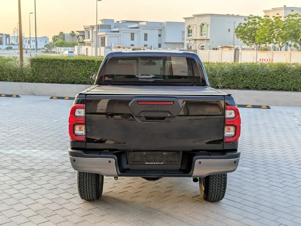 Toyota Hilux Adventure 2023 - Full Service History Agency Maintained- GCC Specs - Like New! - Image 19