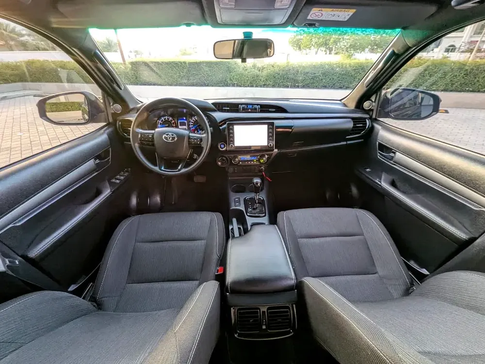Toyota Hilux Adventure 2023 - Full Service History Agency Maintained- GCC Specs - Like New! - Image 5