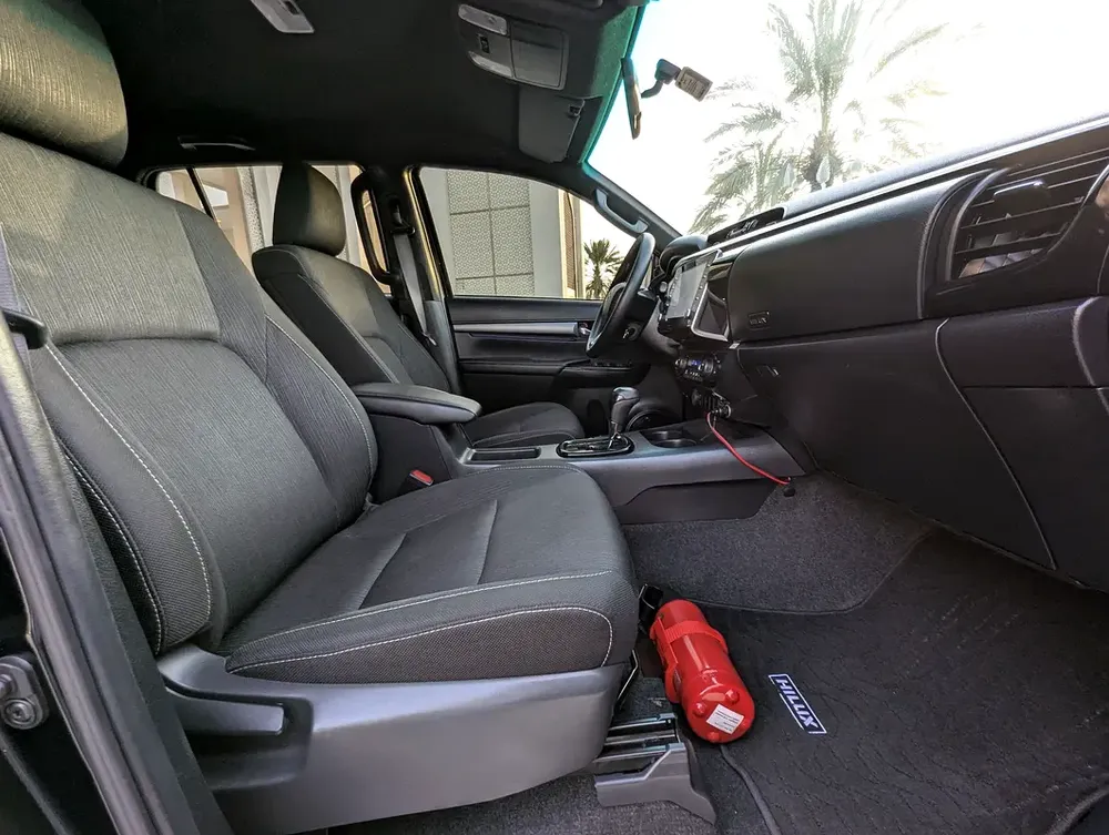 Toyota Hilux Adventure 2023 - Full Service History Agency Maintained- GCC Specs - Like New! - Image 9