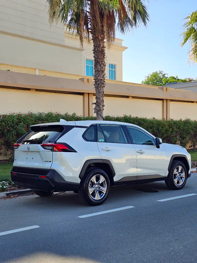 Toyota RAV4 EX 2022 GCC Specs - Excellent Condition - Image 4