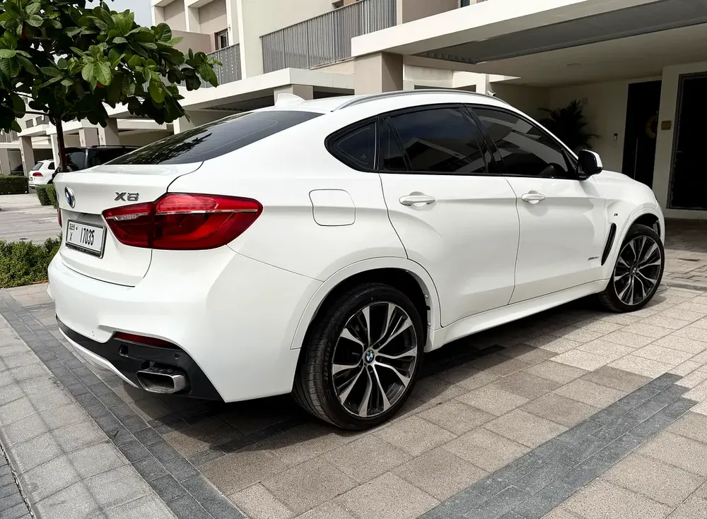 BMW X6 35i, M-Kit, Full Options, GCC, Excellent condition - Image 13