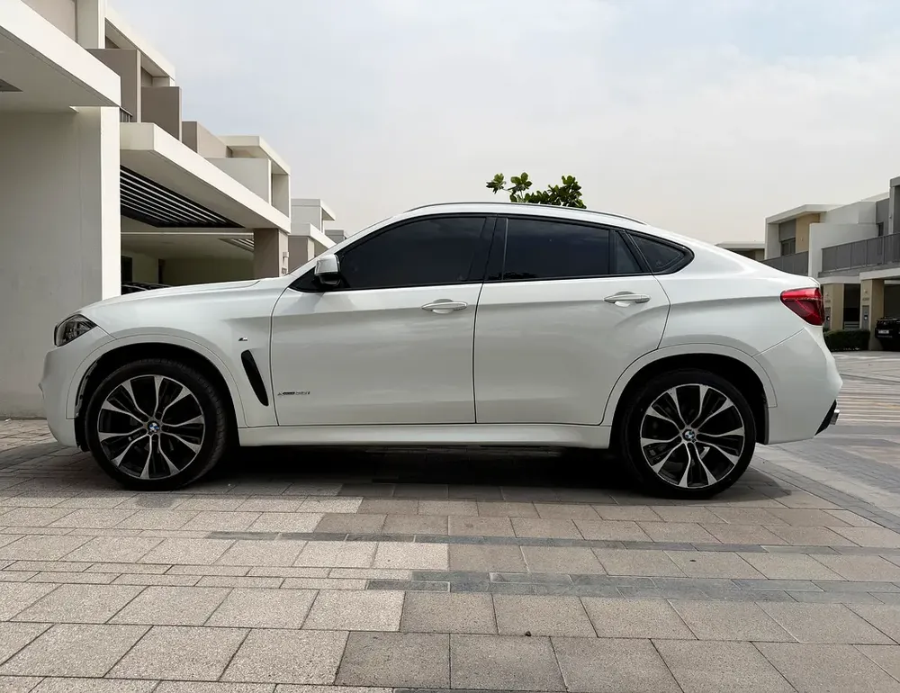 BMW X6 35i, M-Kit, Full Options, GCC, Excellent condition - Image 9