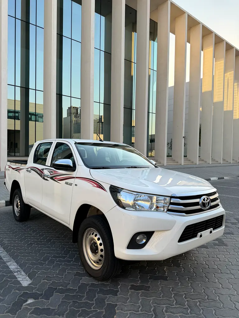 Toyota Hilux Double Cab GL 2022 GCC Specs 4x4 - Image 11