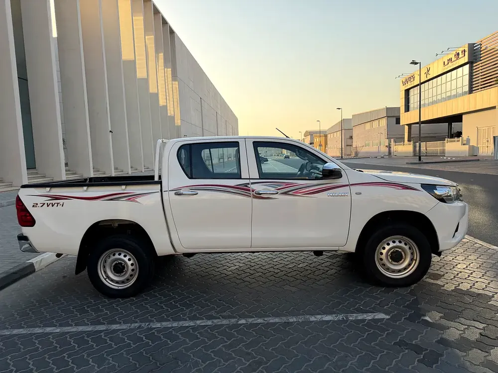 Toyota Hilux Double Cab GL 2022 GCC Specs 4x4 - Image 12