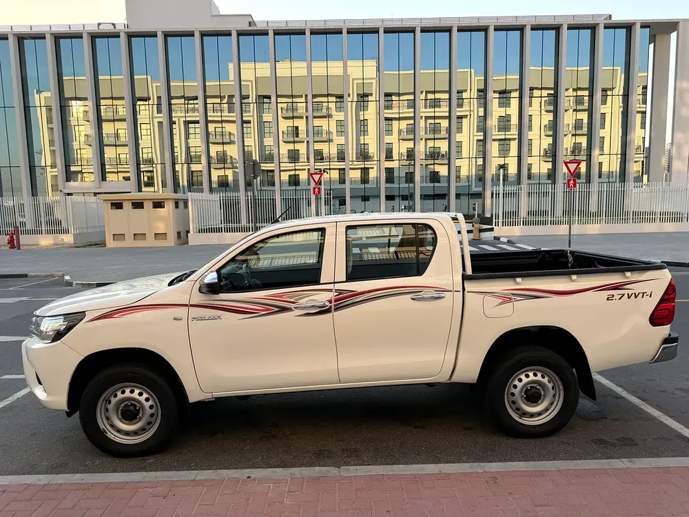 Toyota Hilux Double Cab GL 2022 GCC Specs 4x4 - Image 18