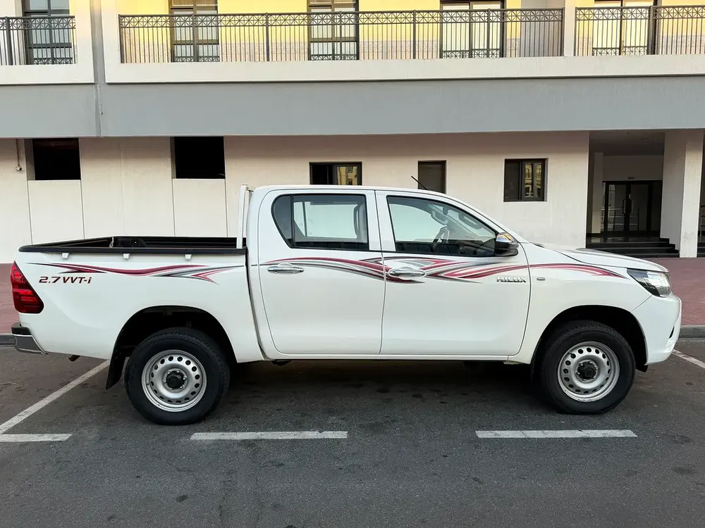 Toyota Hilux Double Cab GL 2022 GCC Specs 4x4 - Image 19