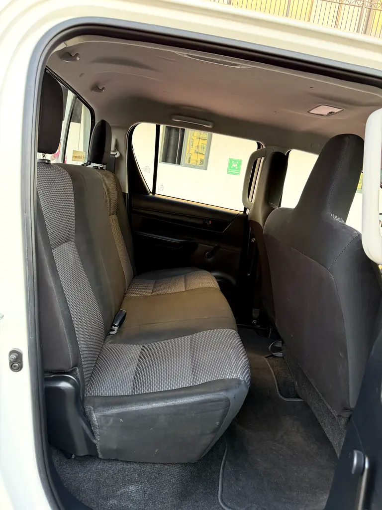 Toyota Hilux Double Cab GL 2022 GCC Specs 4x4 - Image 4