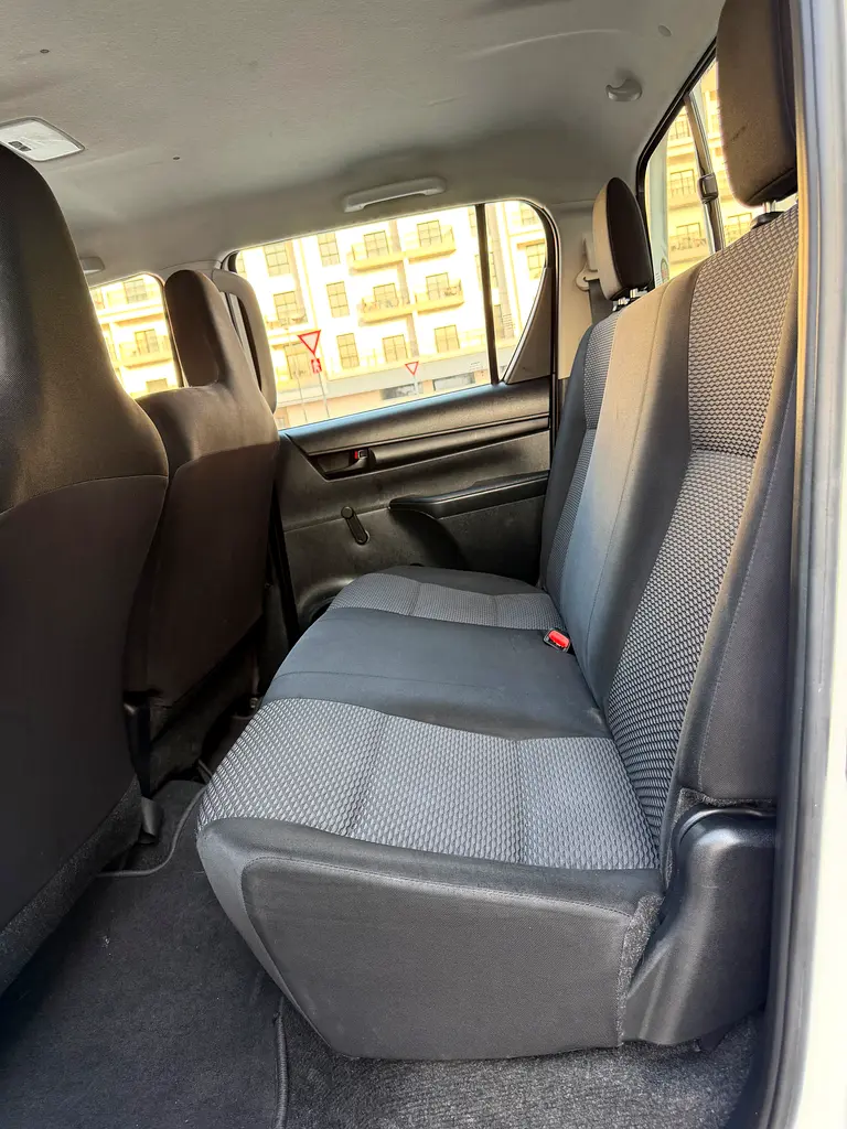 Toyota Hilux Double Cab GL 2022 GCC Specs 4x4 - Image 7