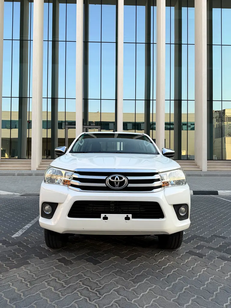 Toyota Hilux Double Cab GL 2022 GCC Specs 4x4 - Image 9