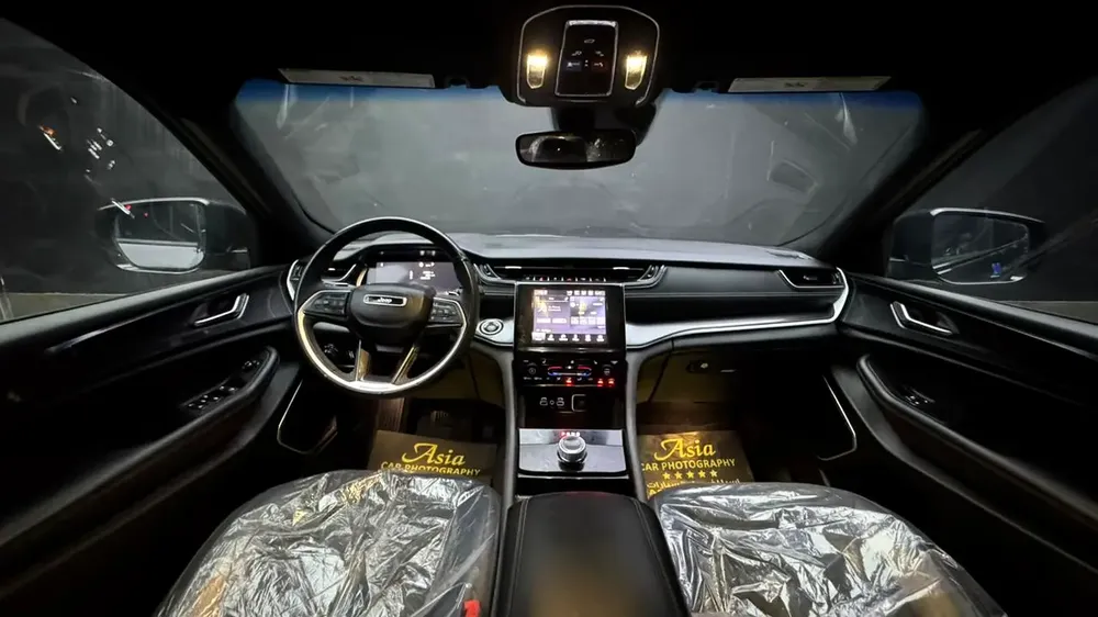 2021 Jeep Grand Cherokee L Altitude 4x4  Black on Black - Image 11