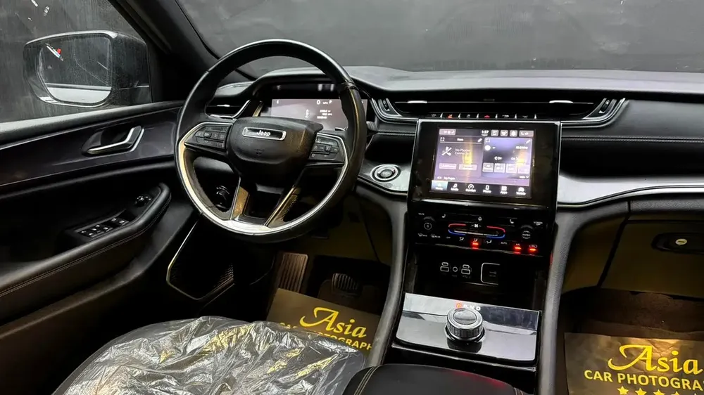 2021 Jeep Grand Cherokee L Altitude 4x4  Black on Black - Image 12
