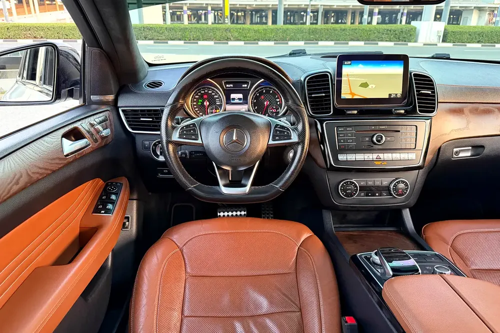 Service History / 2 Keys | Mercedes-Benz GLE 43 AMG Coupe 2016 | GCC Specifications (Single Owner) - Image 11