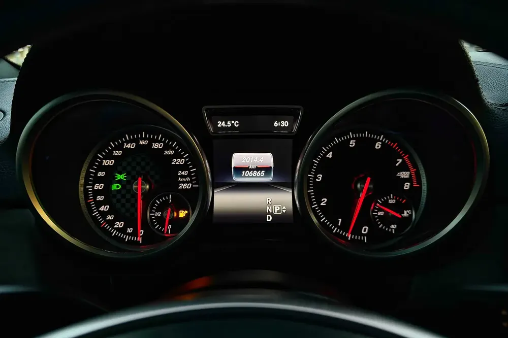 Service History / 2 Keys | Mercedes-Benz GLE 43 AMG Coupe 2016 | GCC Specifications (Single Owner) - Image 16