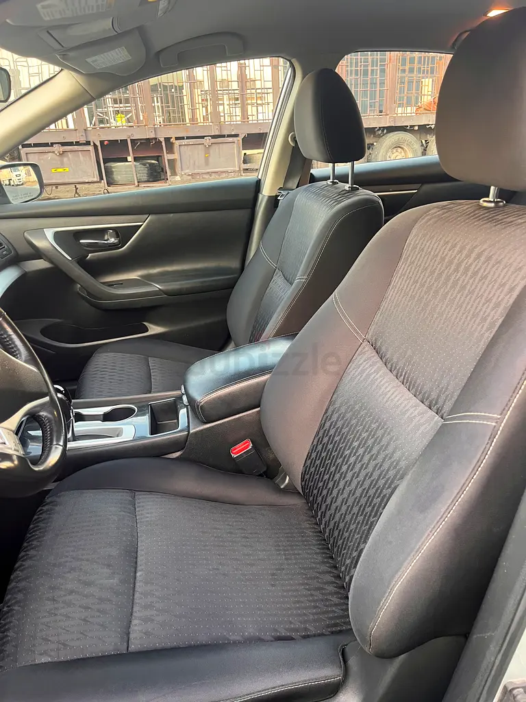 Nissan altima - Image 10