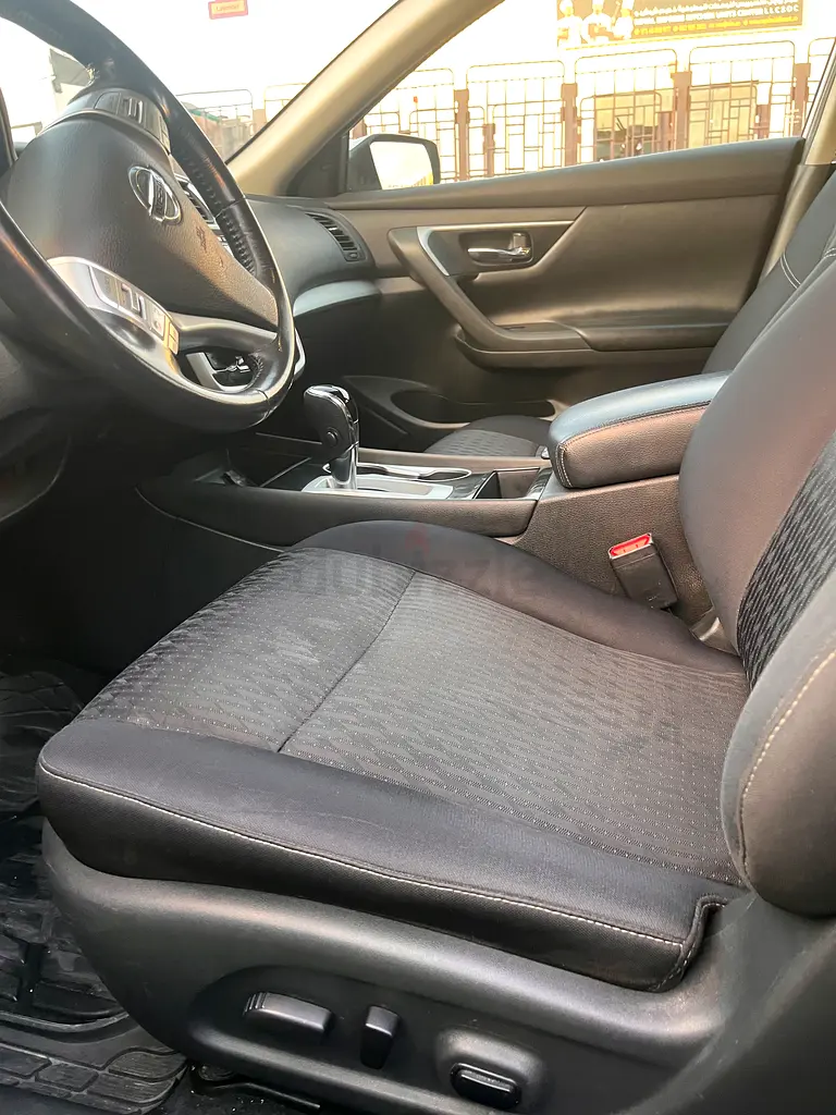 Nissan altima - Image 9