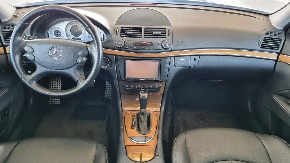 Mercedes-Benz E350 Model 2008 - Image 9