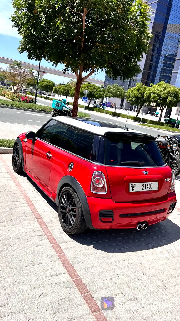 🏁 MINI COOPER S: The Ultimate Dubai City Slicker 🏁 - Image 4