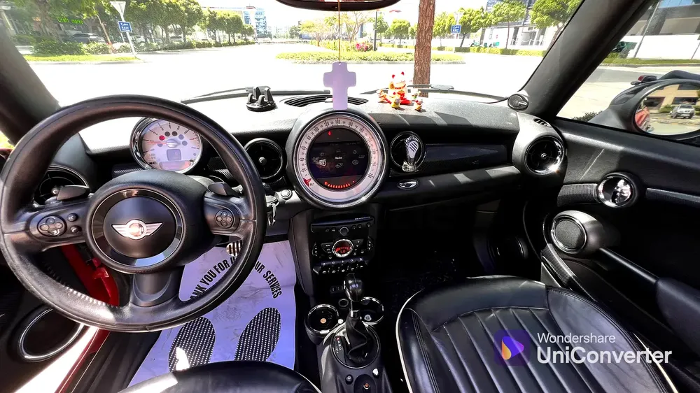 🏁 MINI COOPER S: The Ultimate Dubai City Slicker 🏁 - Image 5