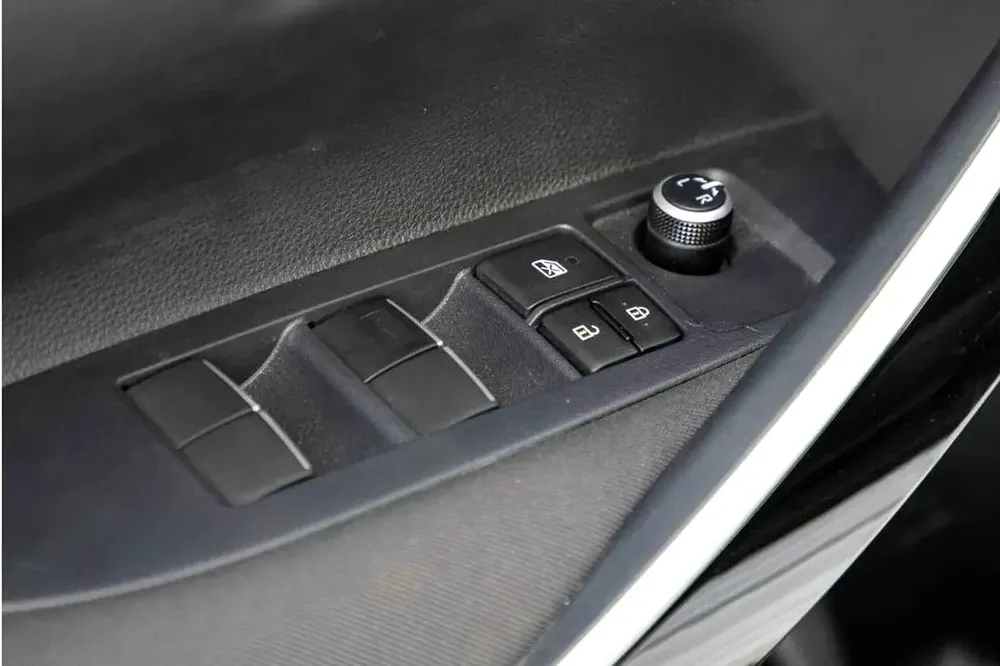 2025 Toyota Corolla Elite Edition Sedan HEV 1.8L 4-Cyl Hybrid CVT FWD Export Only - Image 6