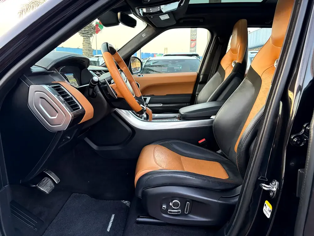 Land Rover Range Rover Sport SVR 2020 - GCC Specs - Excellent Condition - Image 10