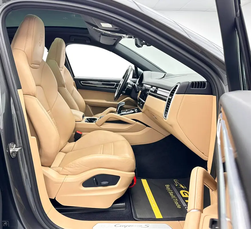 2022 Porsche Cayenne S Coupe, 1 Year Warranty Unlimited Km, Porsche Full Service History, GCC - Image 16