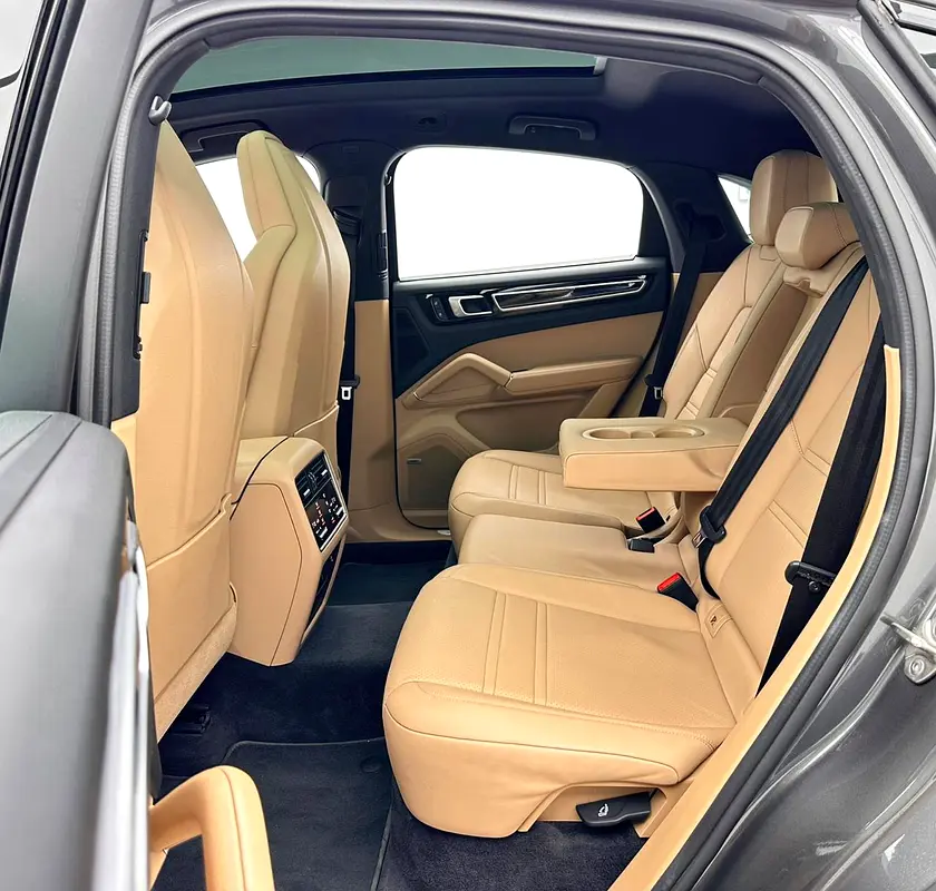 2022 Porsche Cayenne S Coupe, 1 Year Warranty Unlimited Km, Porsche Full Service History, GCC - Image 17