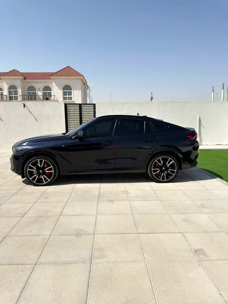 BMW X6 40i M Sport Pro | High Specs | GCC | Agency Warranty  Service | No Accidents | No Paint - Image 4