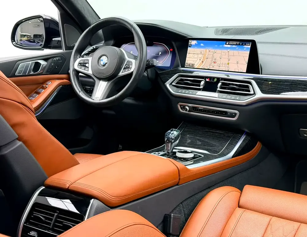 2022 BMW X7 xDrive40i M-Sport, 2027 BMW Warranty + Service Pack, Low Km, 7 Seater, GCC - Image 11