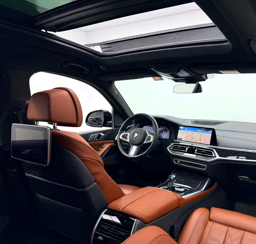 2022 BMW X7 xDrive40i M-Sport, 2027 BMW Warranty + Service Pack, Low Km, 7 Seater, GCC - Image 12