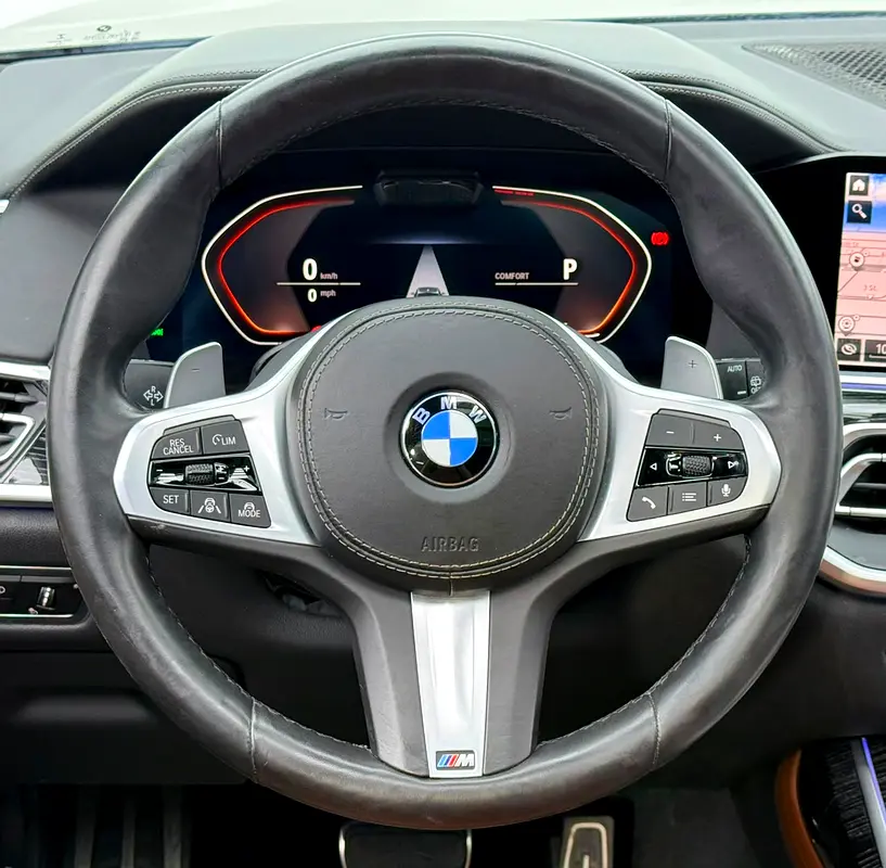 2022 BMW X7 xDrive40i M-Sport, 2027 BMW Warranty + Service Pack, Low Km, 7 Seater, GCC - Image 15