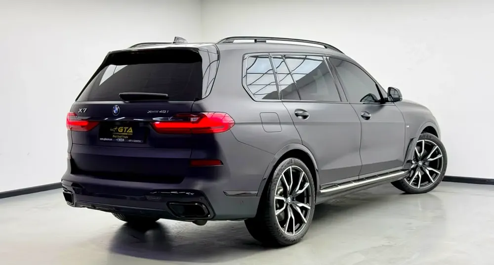 2022 BMW X7 xDrive40i M-Sport, 2027 BMW Warranty + Service Pack, Low Km, 7 Seater, GCC - Image 4