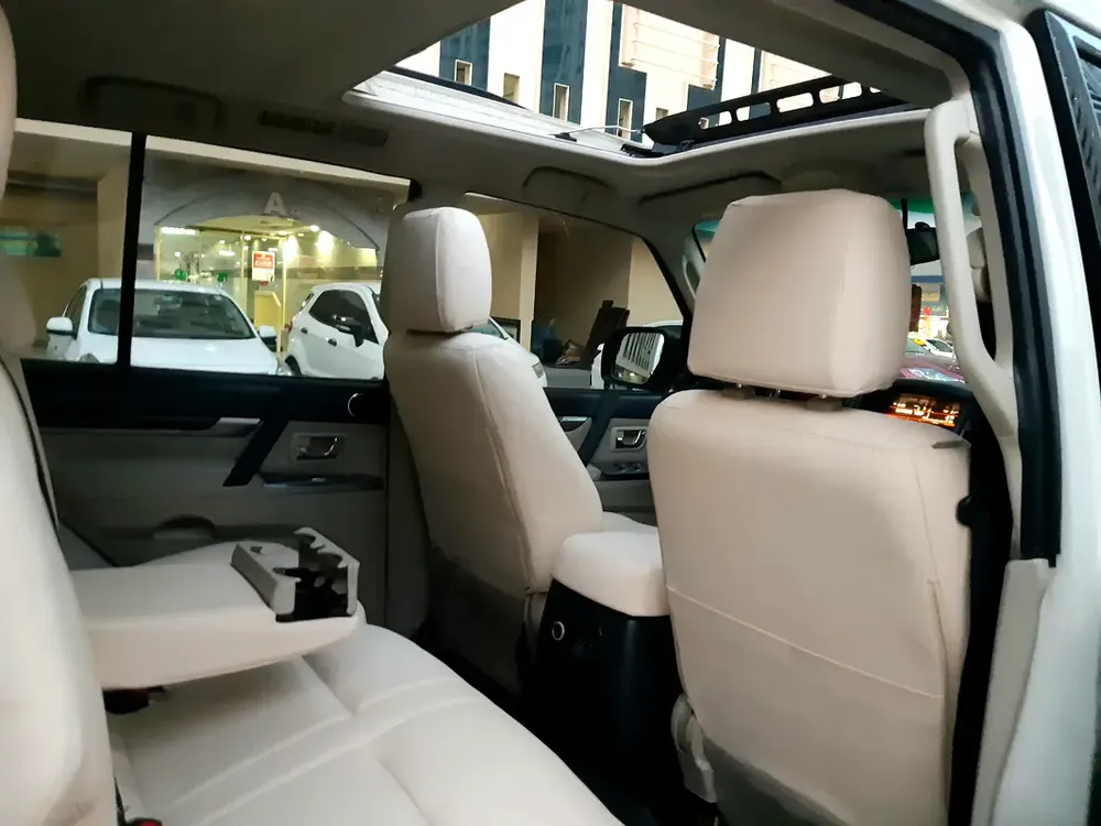 MITSUBISHI PAJERO 3.5L GLS 2013 GCC SPEC V6 4WD FULL OPTION SUNROOF ELECTRIC LEATHER SEATS 8 AIRBAG - Image 15