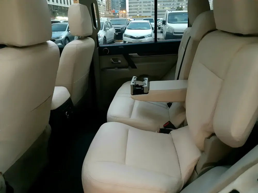 MITSUBISHI PAJERO 3.5L GLS 2013 GCC SPEC V6 4WD FULL OPTION SUNROOF ELECTRIC LEATHER SEATS 8 AIRBAG - Image 16