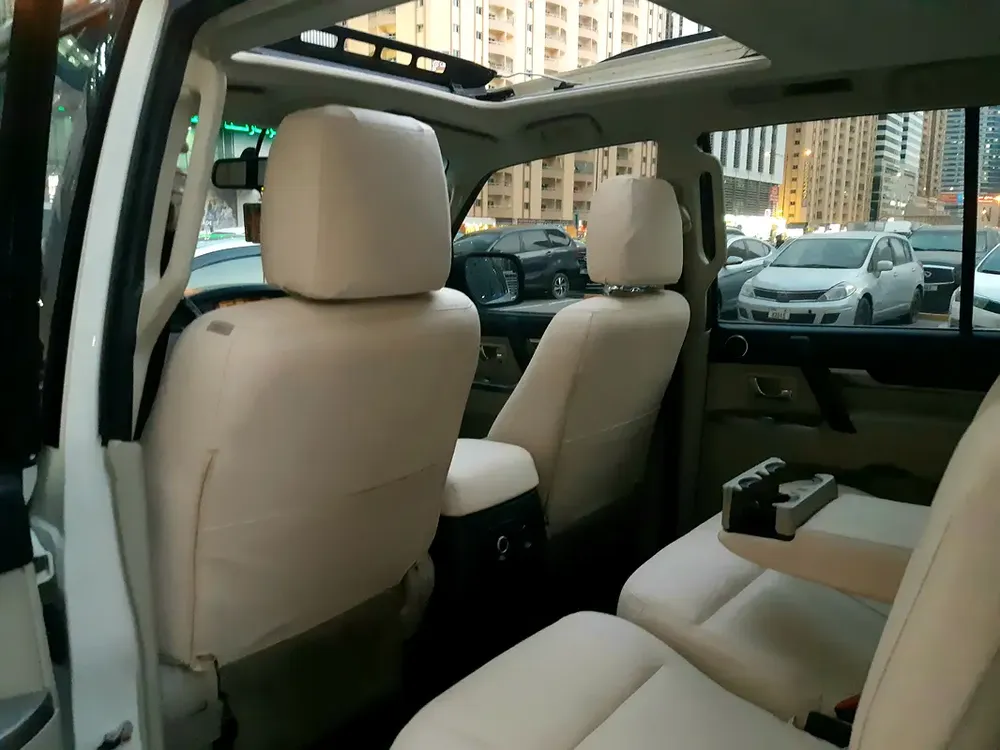 MITSUBISHI PAJERO 3.5L GLS 2013 GCC SPEC V6 4WD FULL OPTION SUNROOF ELECTRIC LEATHER SEATS 8 AIRBAG - Image 17