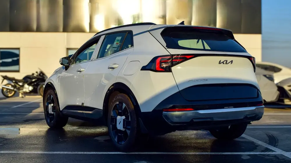 KIA SPORTAGE EX  PREMIUM 2.0L PETROL GCC SPECS 2026 MODEL - Image 4