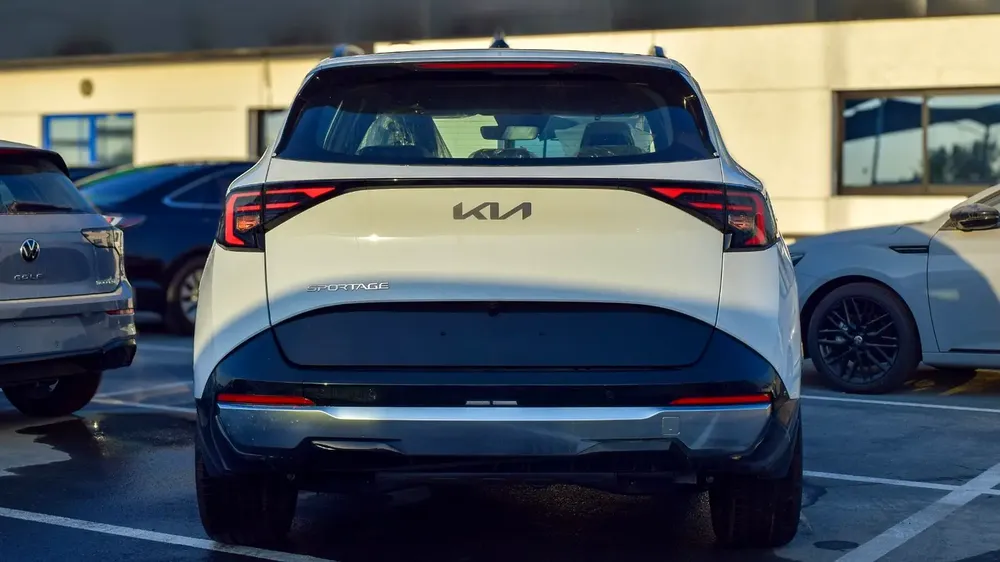KIA SPORTAGE EX  PREMIUM 2.0L PETROL GCC SPECS 2026 MODEL - Image 6