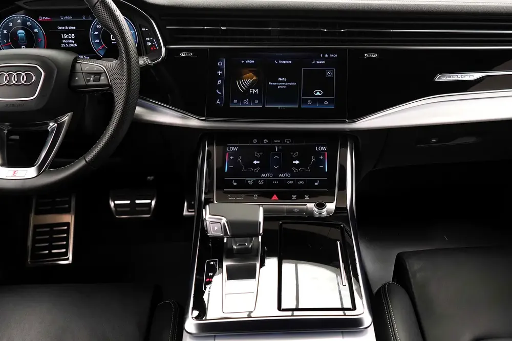 2023 AUDI Q8 55TFSi S-LINE / LOW MILEAGE / V6 - Image 11